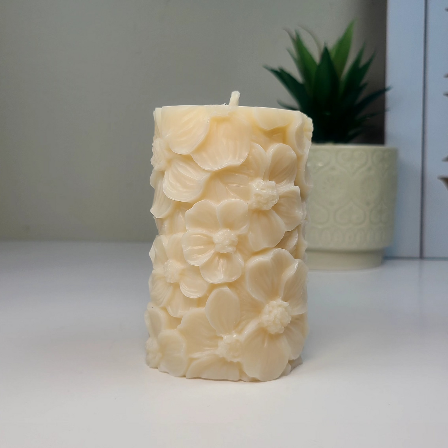 FLOWER PILLAR Decorative Candle