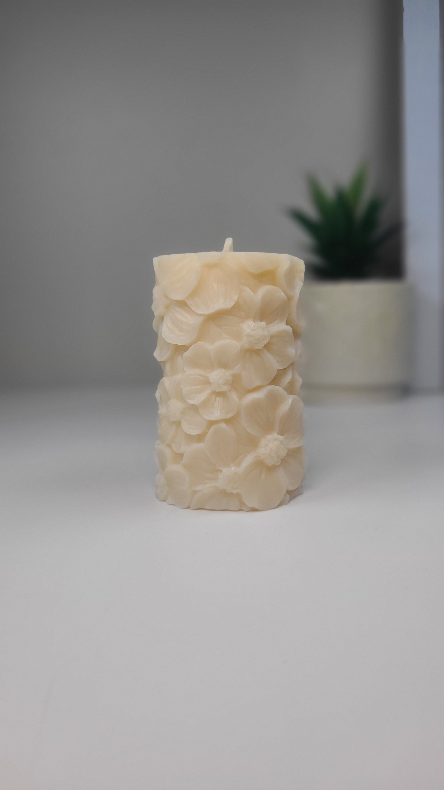 FLOWER PILLAR Decorative Candle