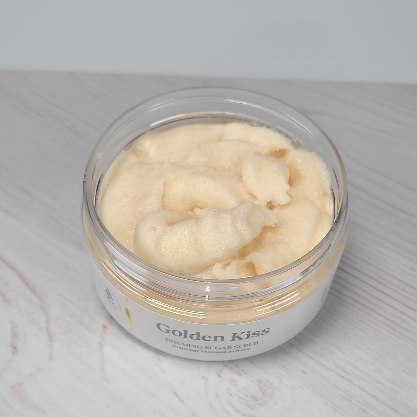 GOLDEN KISS SUGAR SCRUB